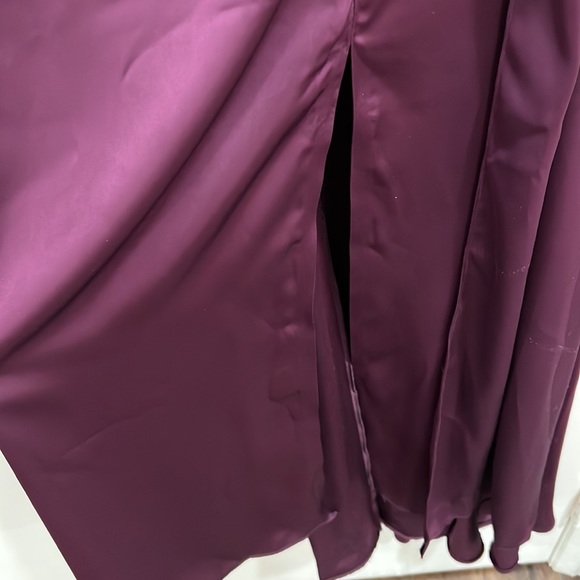 Hermz LA designer plum one shoulder gown - Picture 3 of 8